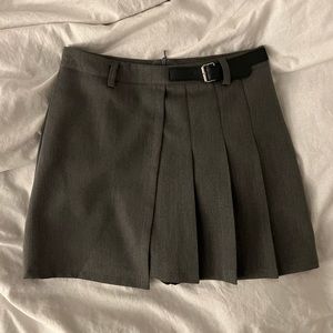 Oak+Fort Belted Grey Skort - M
